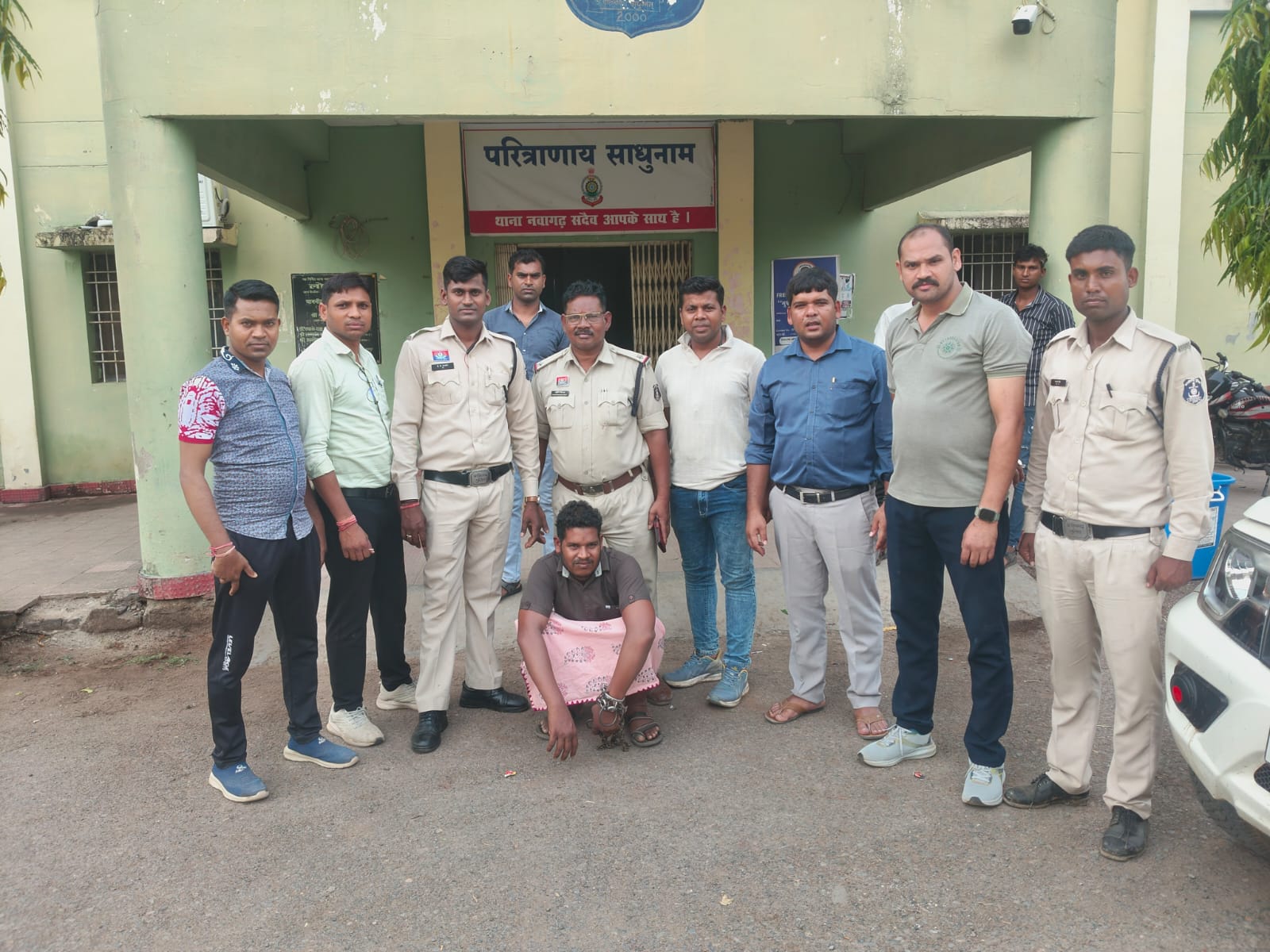 ग्राम तेन्दुआ में शराब देने से मना कर ने पर 18 वर्षीय युवक की हत्या आरोपी को नवागढ़ पुलिस ने किया गिरफ्तार